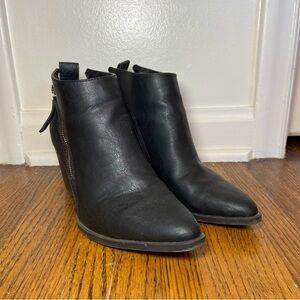 Universal Thread Black Ankle Bootie Block Heel Pointed Toe Zip Up Womens 8.5M